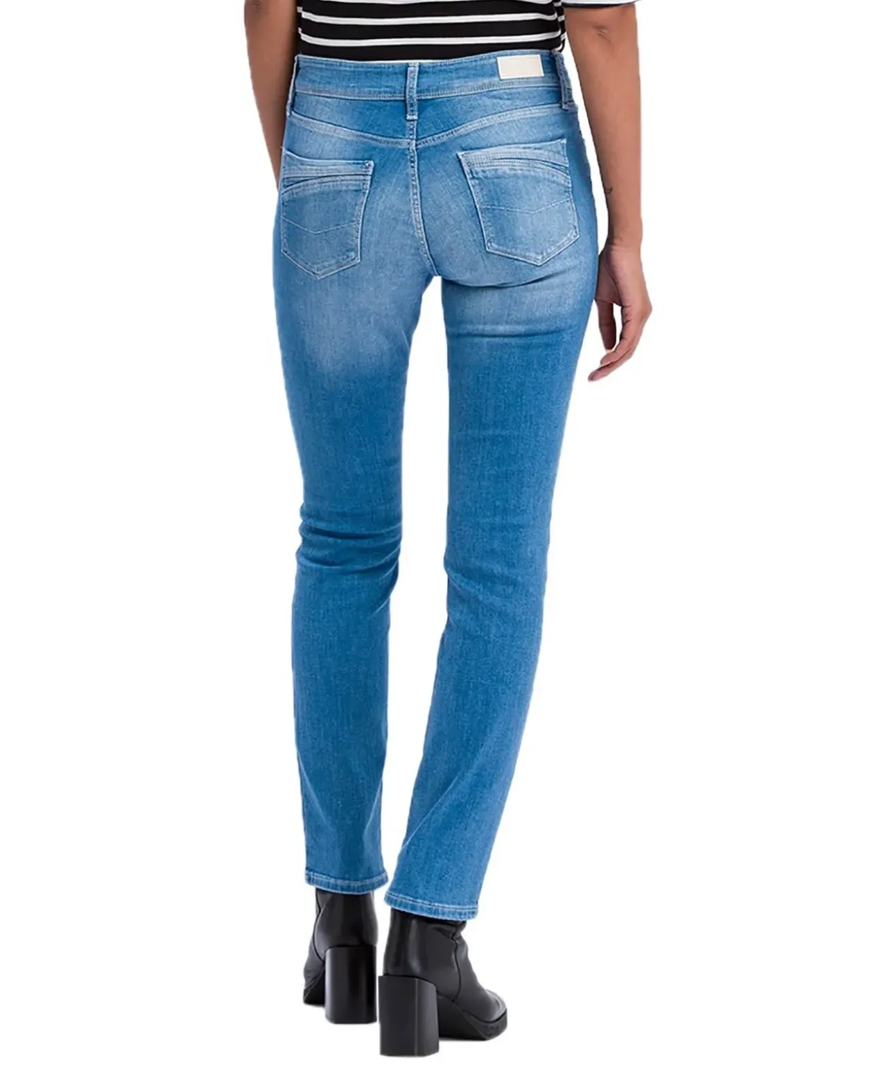 Cross - hellblaue Mom Jeans Anya in Light Blue