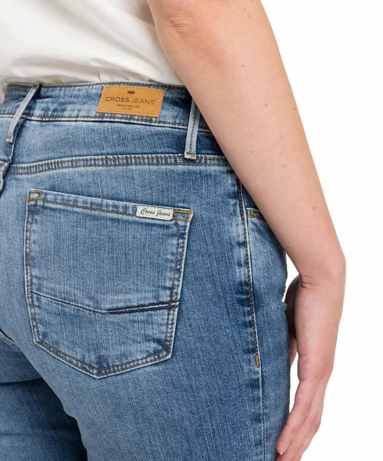 Cross Alan Skinny Jeans in mittelblau und hohem Bund
