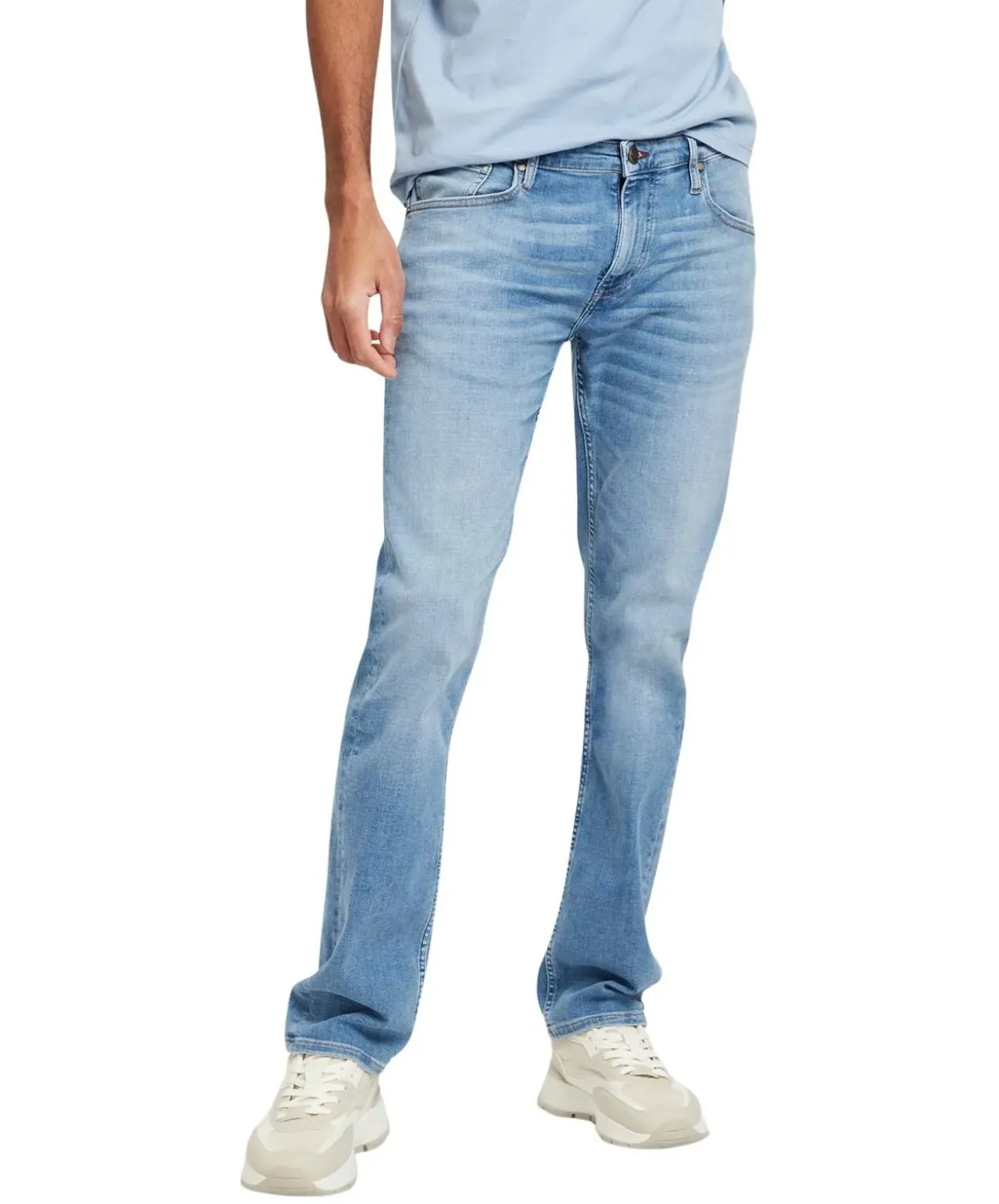 Cross Damien mit Slim Fit Jeans in hellblauer Waschung