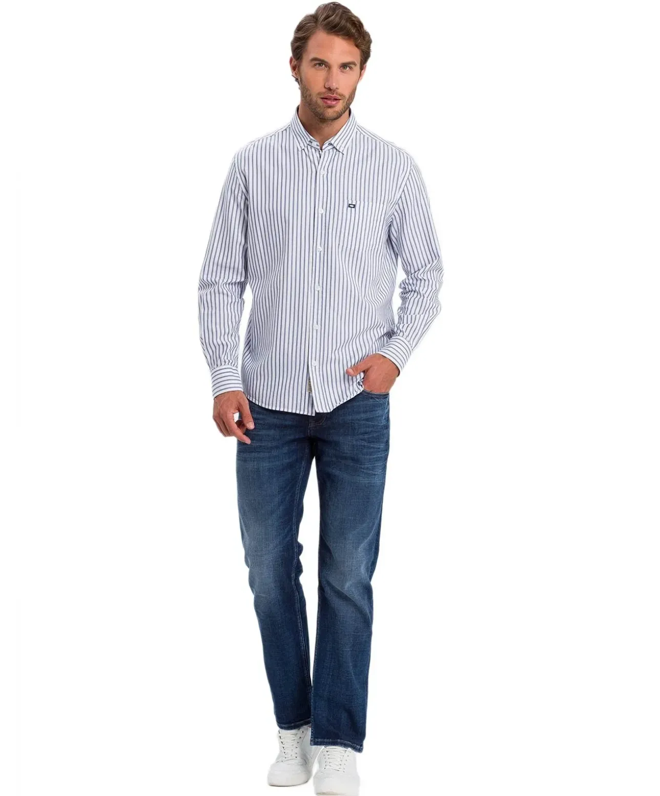 Cross Herren Jeans Antonio im Relaxed Fit
