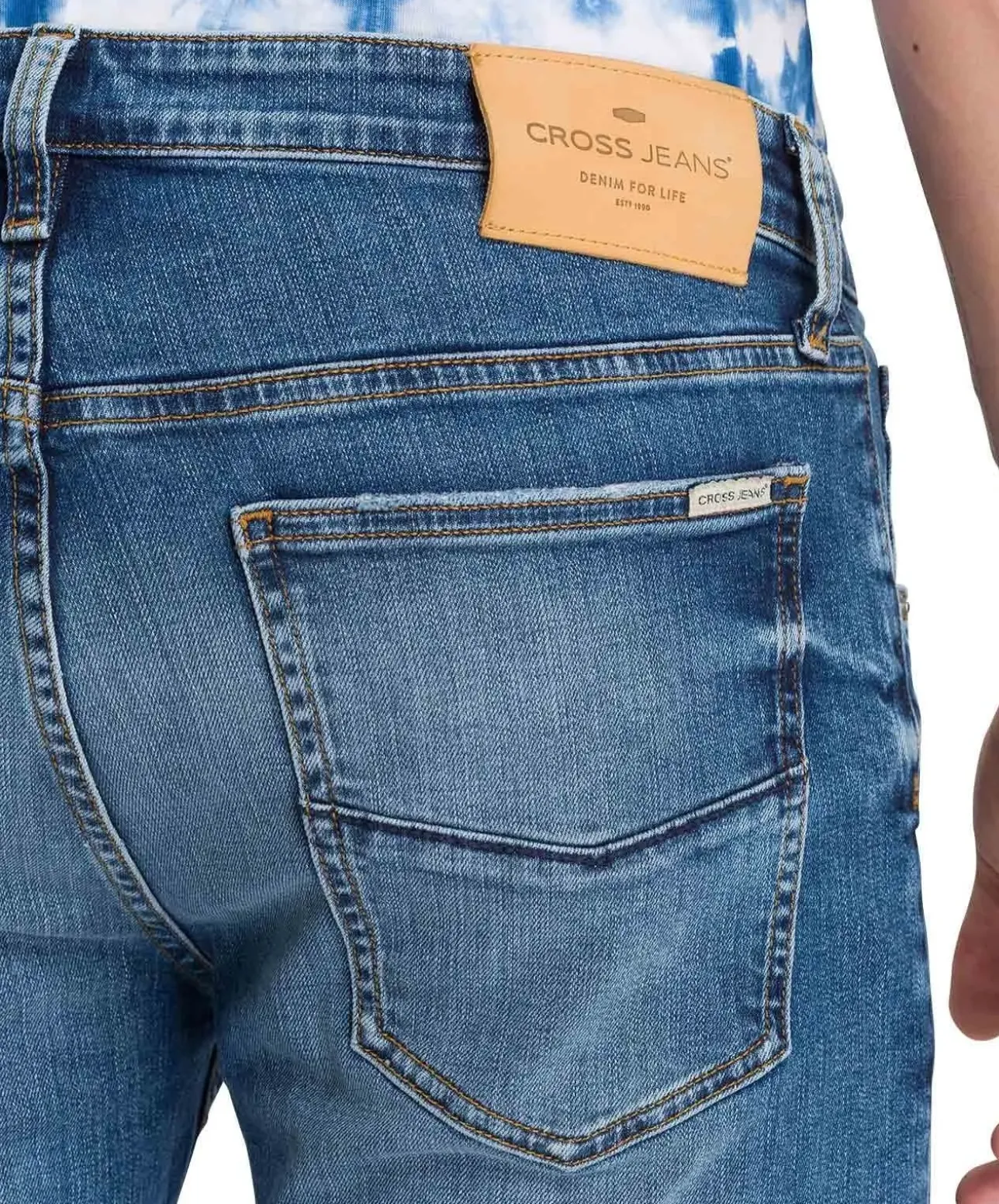 Cross Herren Jeans Slim Fit Damien in blue Used Optik