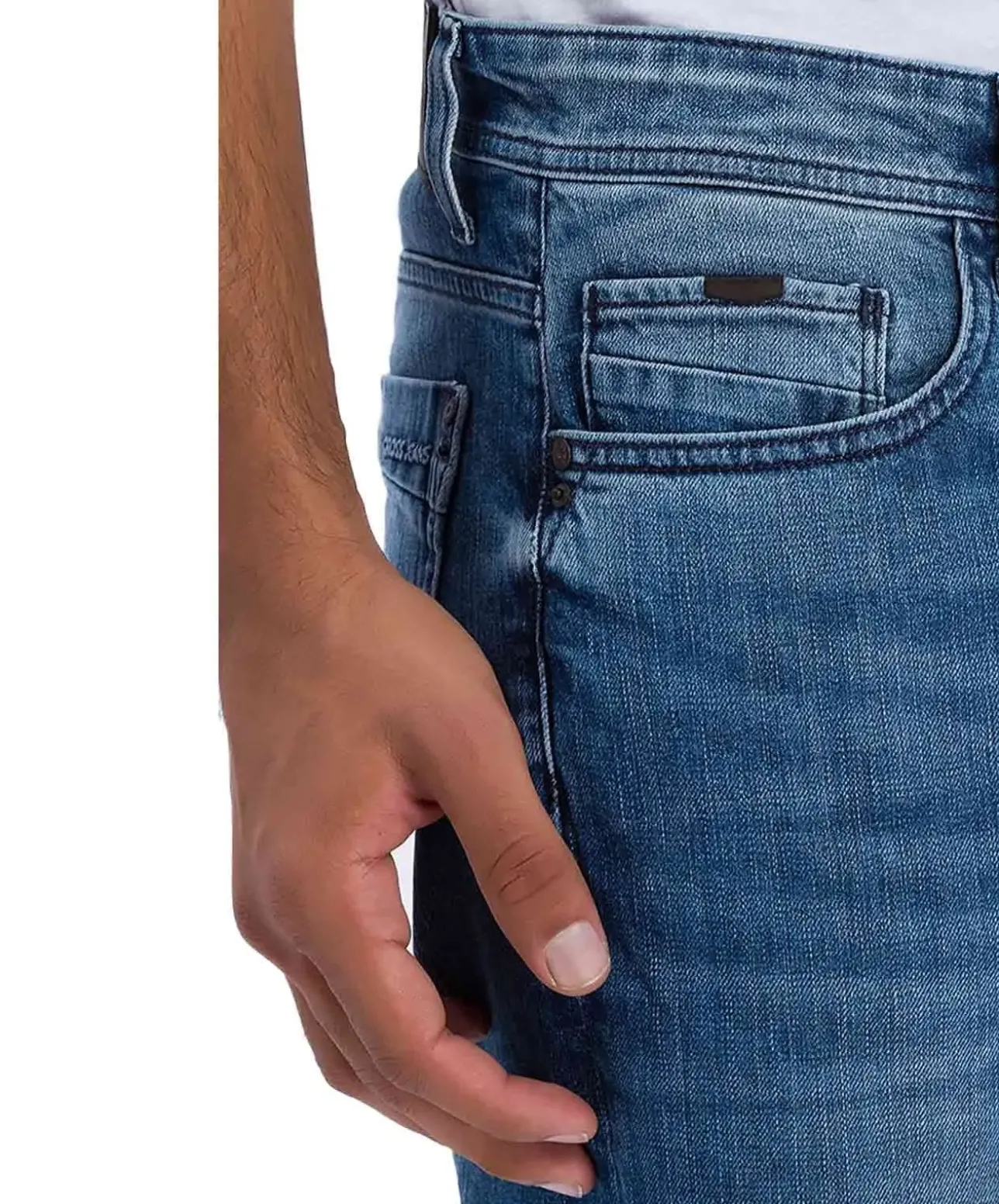 Cross Jeans Antonio in Mittelblau mit Relaxed Fit