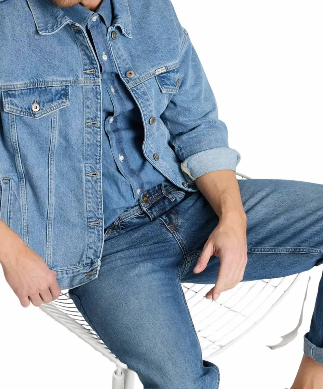 Cross Jeans Antonio mit Relaxed Fit in Indigoblau