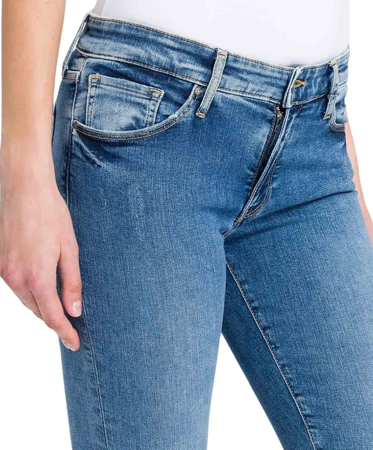 Cross Jeans Anya mit hohem Bund in Mittelblau