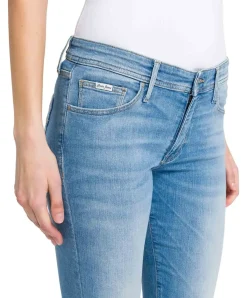 Cross Jeans Anya mit Slim-Fit in hellblauer Waschung