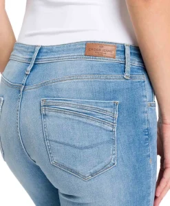 Cross Jeans Anya mit Slim-Fit in hellblauer Waschung