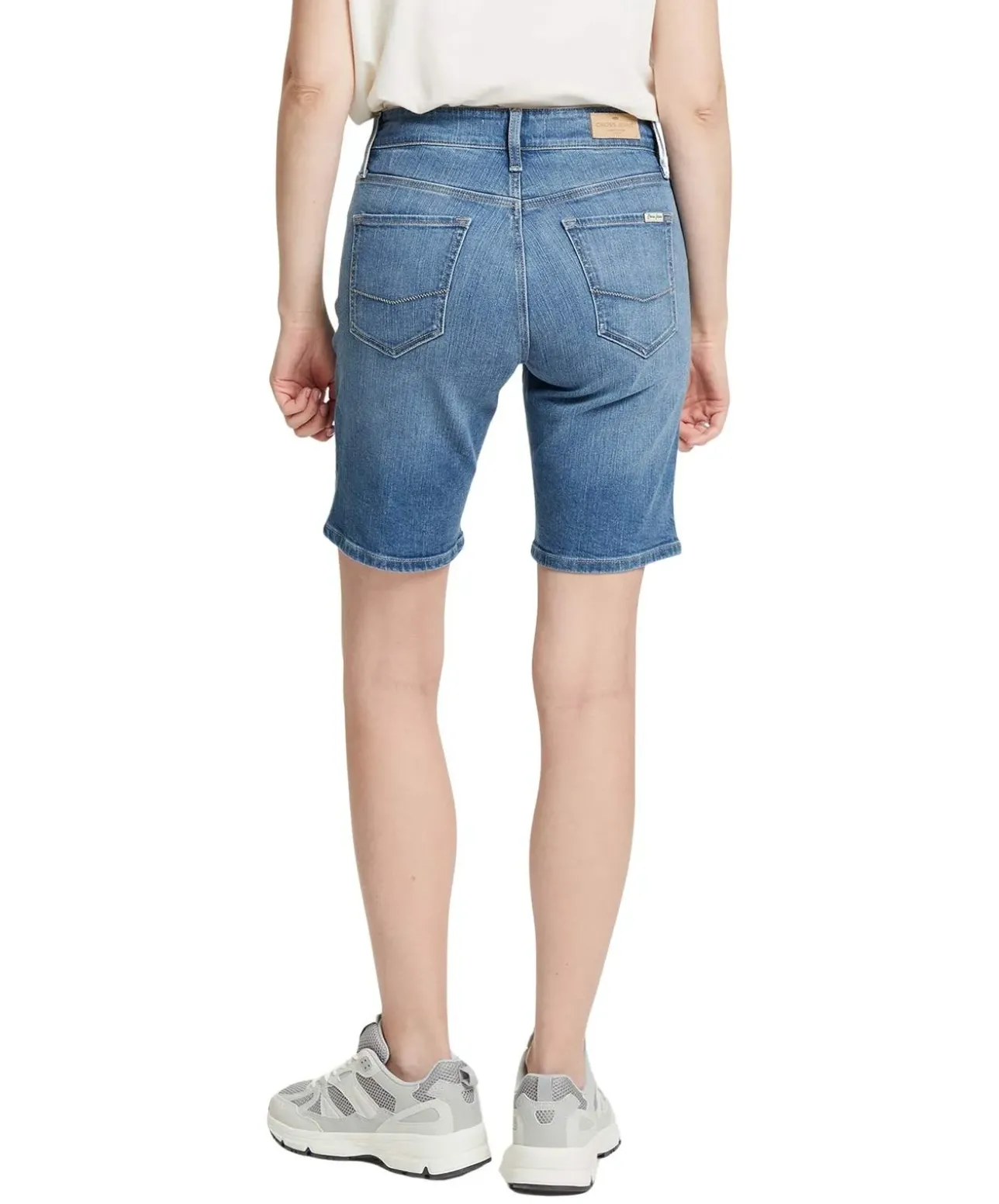 Cross Jeans Anya Short mit hohem Bund in heller Waschung