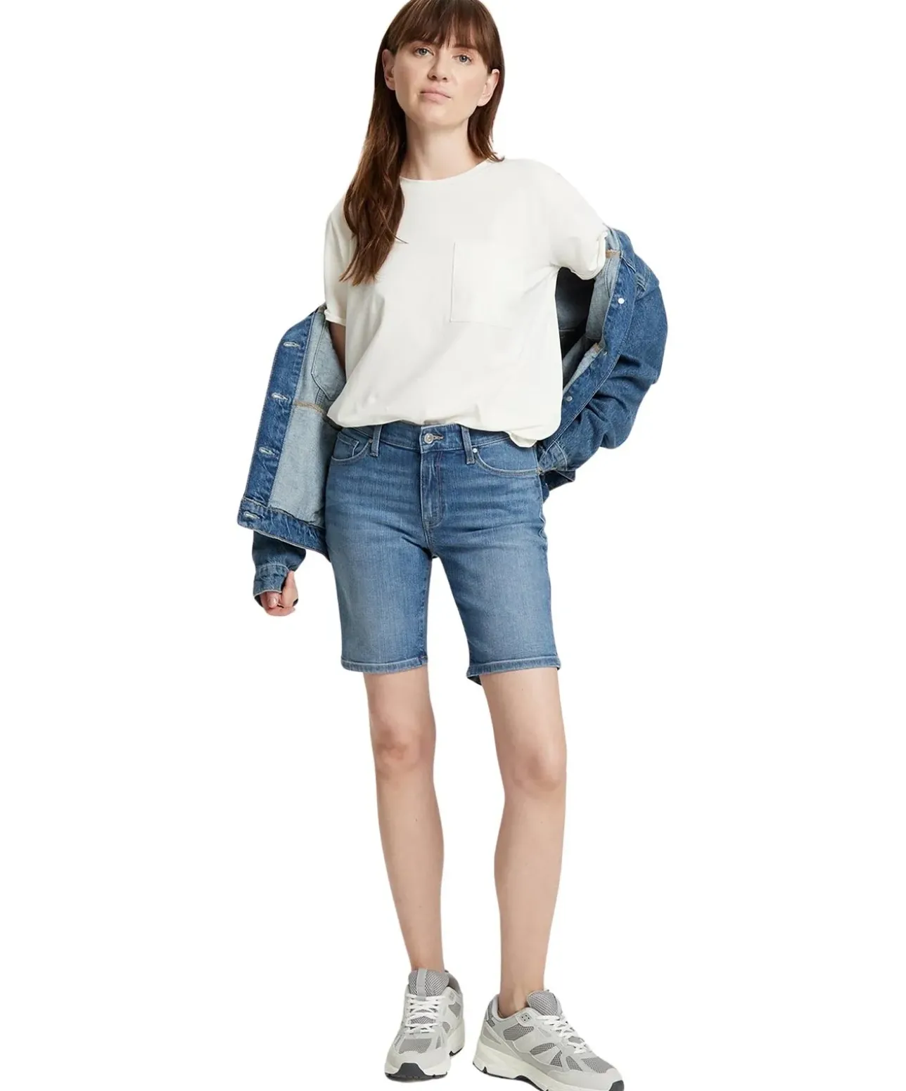 Cross Jeans Anya Short mit hohem Bund in heller Waschung