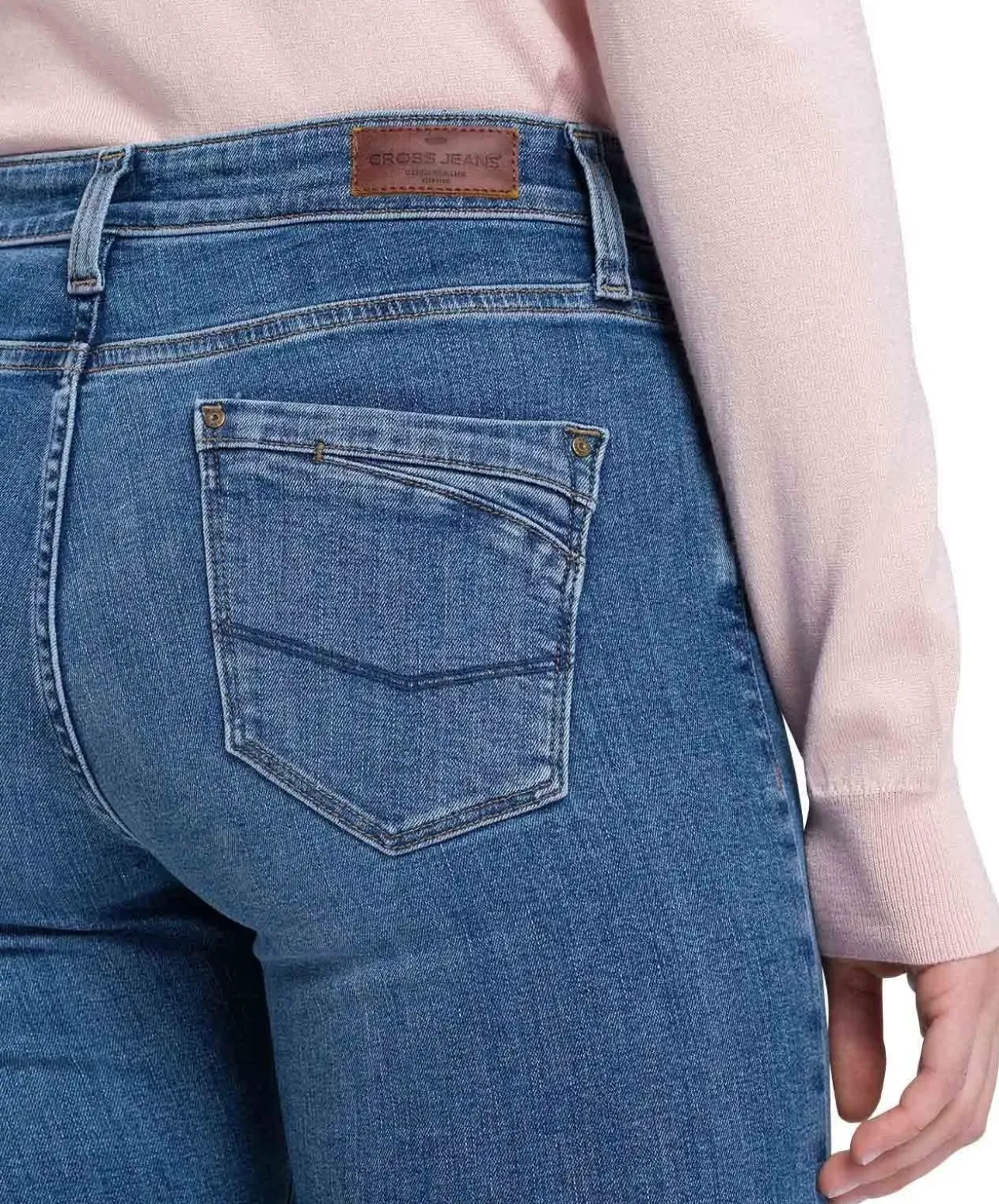Cross Jeans Bootcut Lauren mit High Waist in Mittelblau