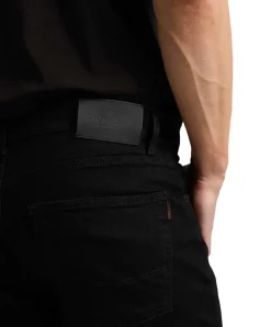 Cross Jeans Colin in Schwarz mit ausgestellten Bein