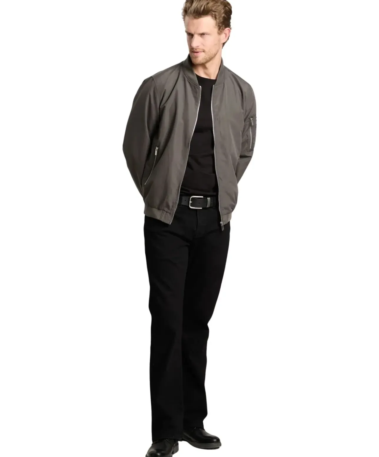 Cross Jeans Colin in Schwarz mit ausgestellten Bein