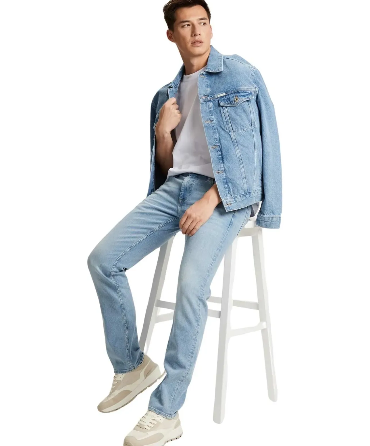 Cross Jeans Damien mit Slim Fit in bleached Waschung