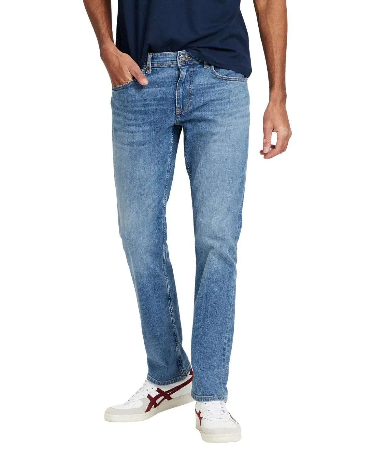 Cross Jeans Dylan mit Regular Fit in hellblauer Waschung