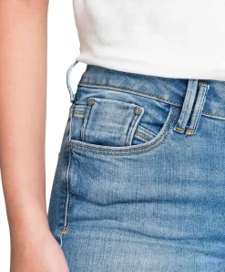 Cross Jeans Giselle mit 7/8-Länge in Hellblau