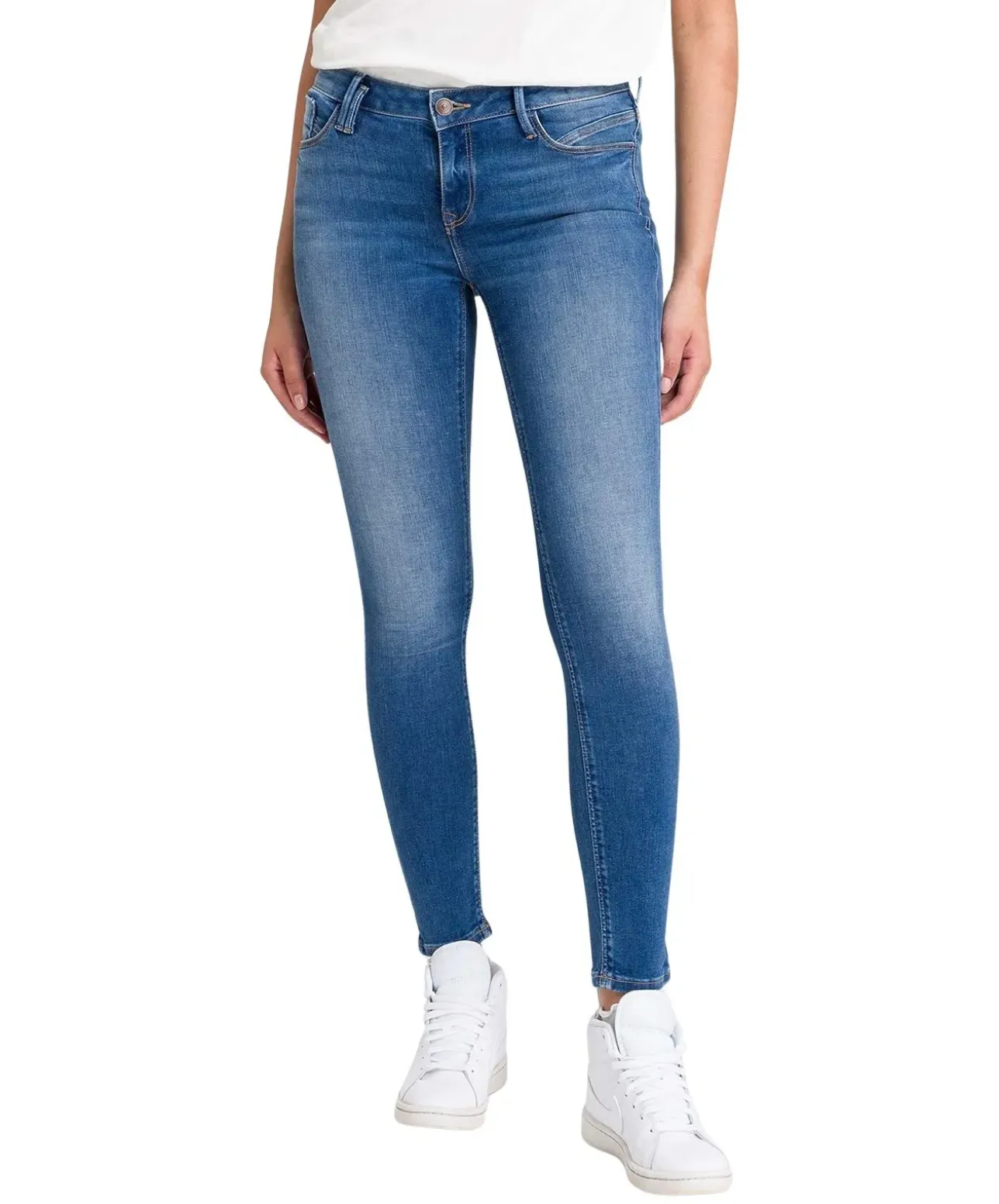 Cross Jeans Giselle mit verkürzter Beinlänge in Mittelblau