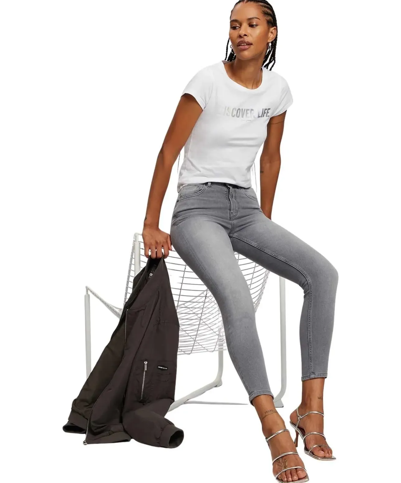 CROSS Jeans Judy in grau mit Skinny Fit und hohem Bund