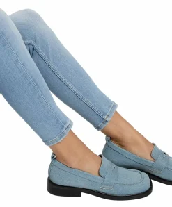 Cross Jeans Judy mit verkürzter Beinlänge in Hellblau