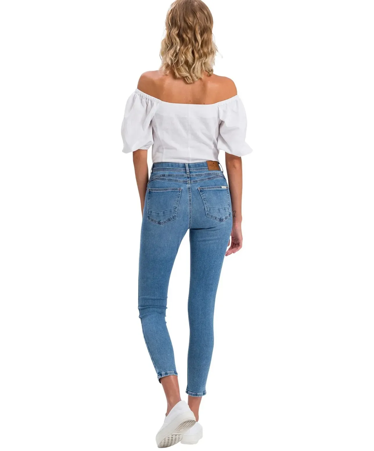 Cross Jeans mit hohem Bund Judy in Mittelblau mit Ankle Länge