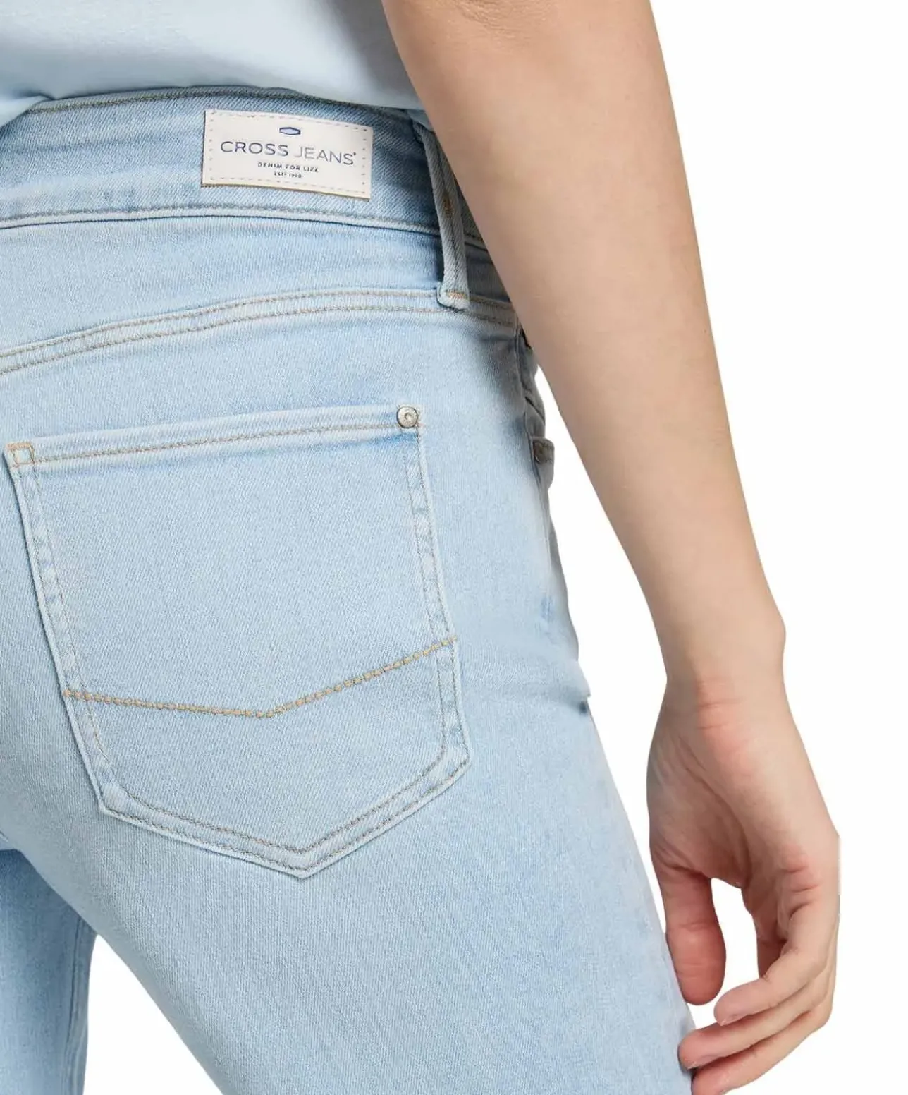 Cross Jeans Rose in Bleach-Waschung mit mittelhohem Bund