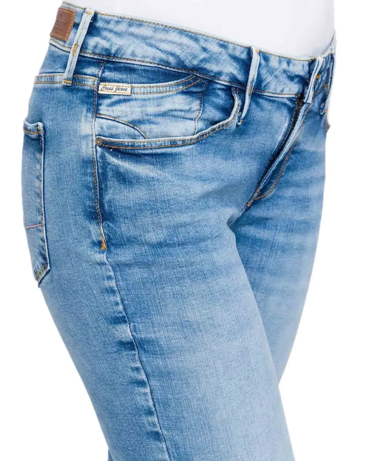 Cross Jeans Rose mit Regular Fit in hellblauer Verwaschung