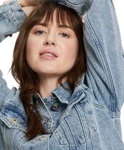 Cross Jeansjacke in Hellblau mit recycelter Baumwolle