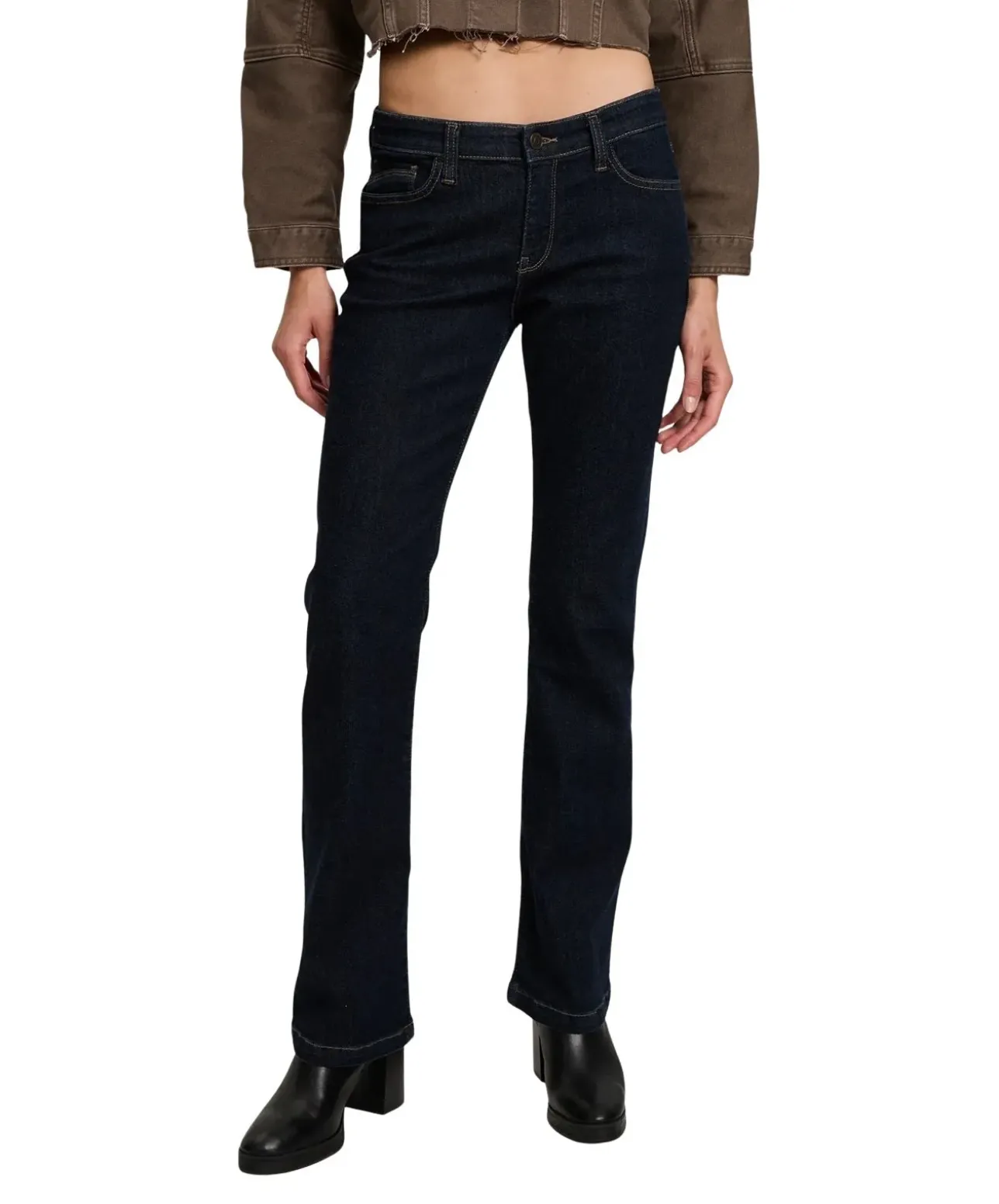 Cross Lauren Jeans in Rinse mit ausgestelltem Bein
