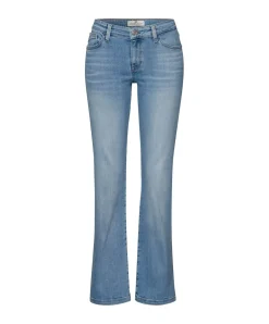 Cross Lauren Jeans mit ausgestelltem Bein in Hellblau