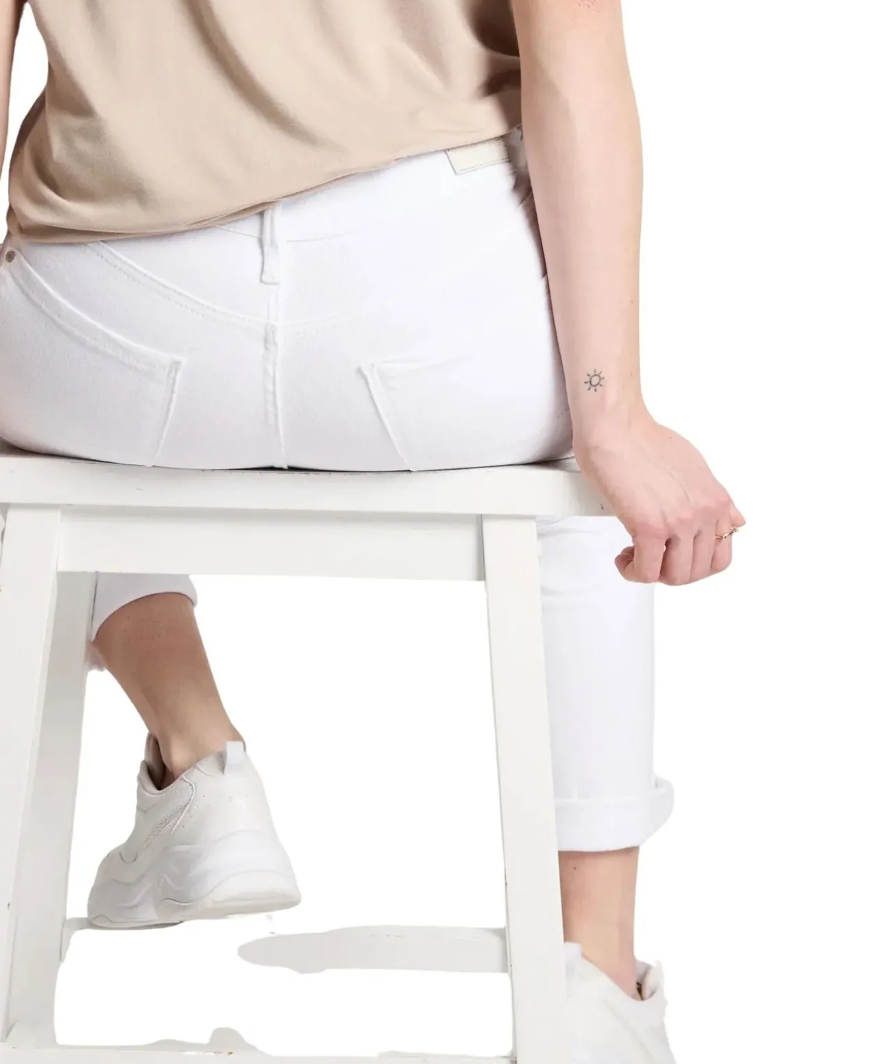 Cross Rose Jeans mit hohem Bund in Weiß