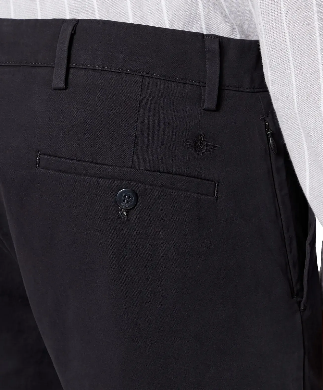 Dockers Chino Hose Alpha mit Tapered fit in schwarz