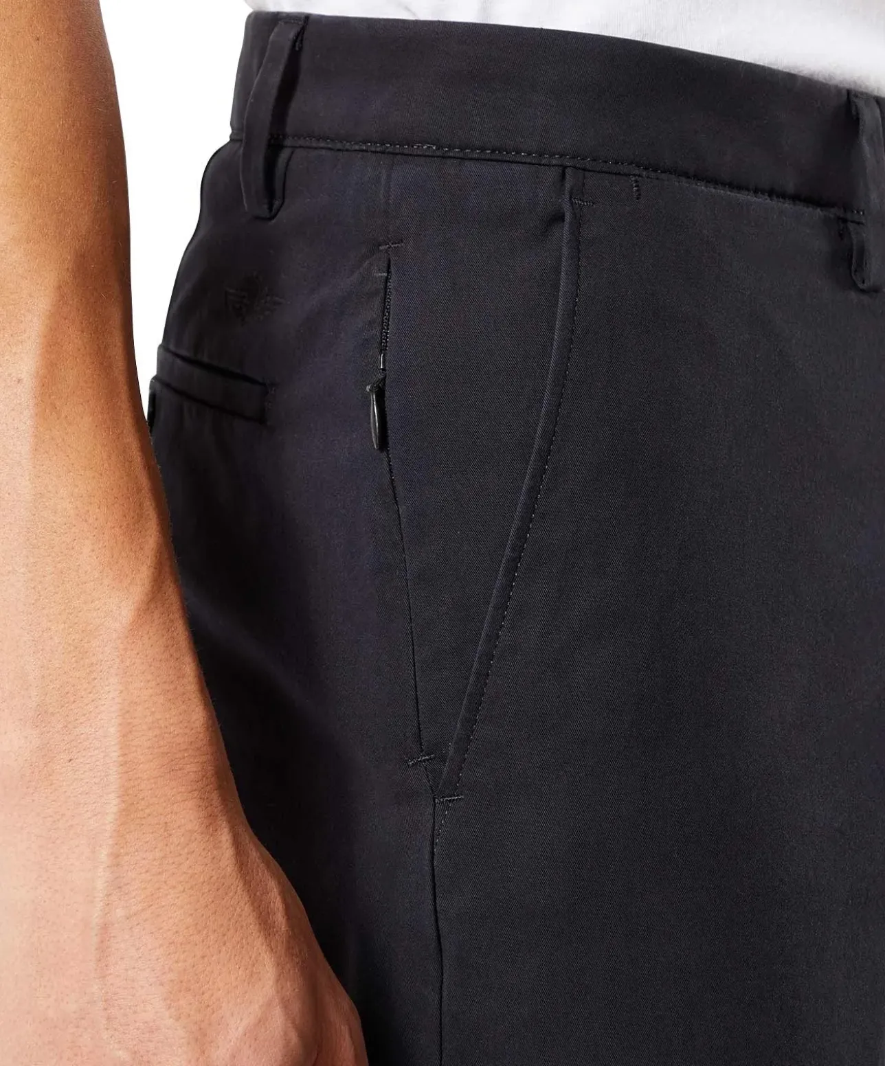 Dockers Herren Chino Straight Fit aus schwarzem Twill