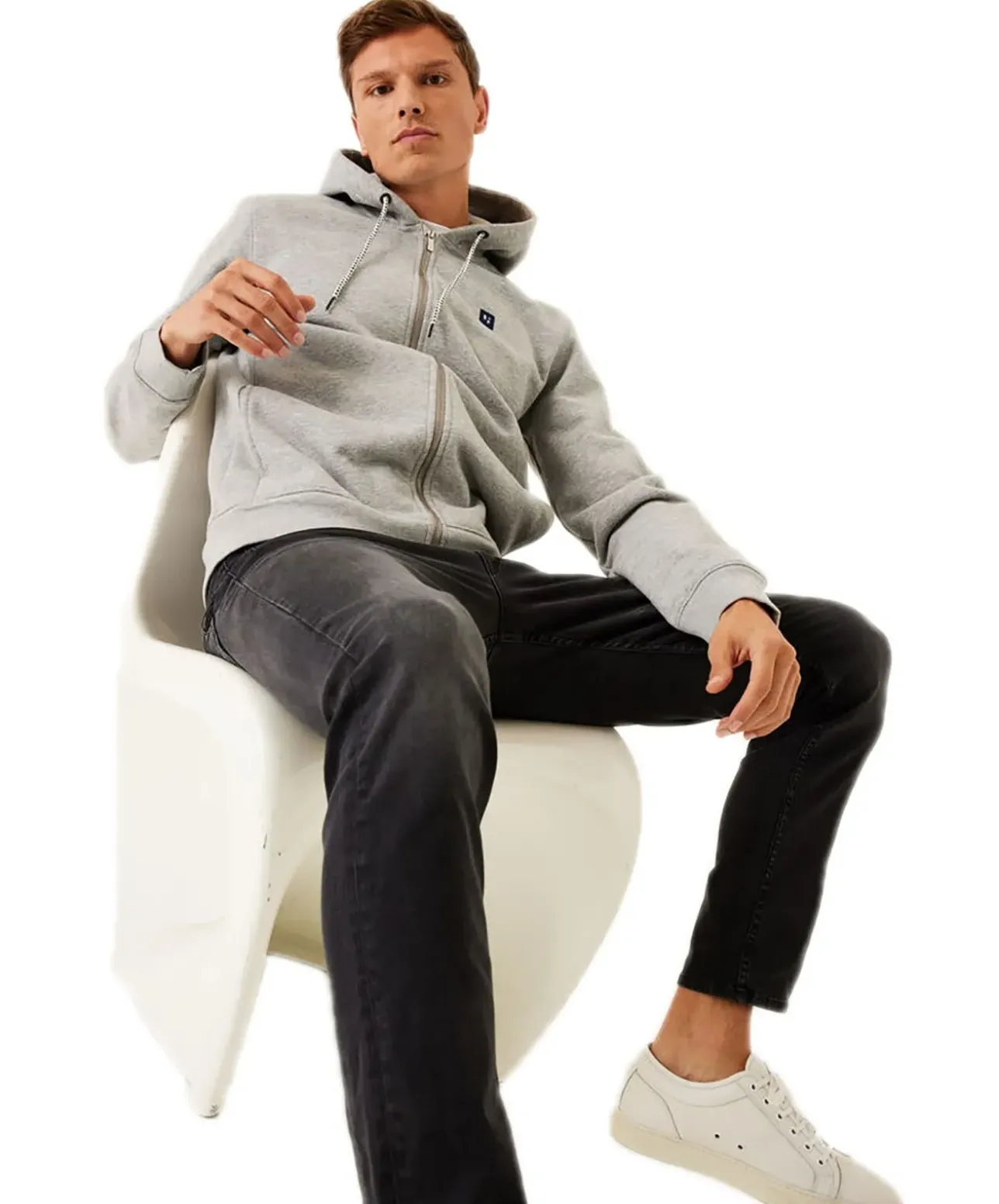 Garcia Herren Jeans Tapered Rocko in dunklem Used Grey