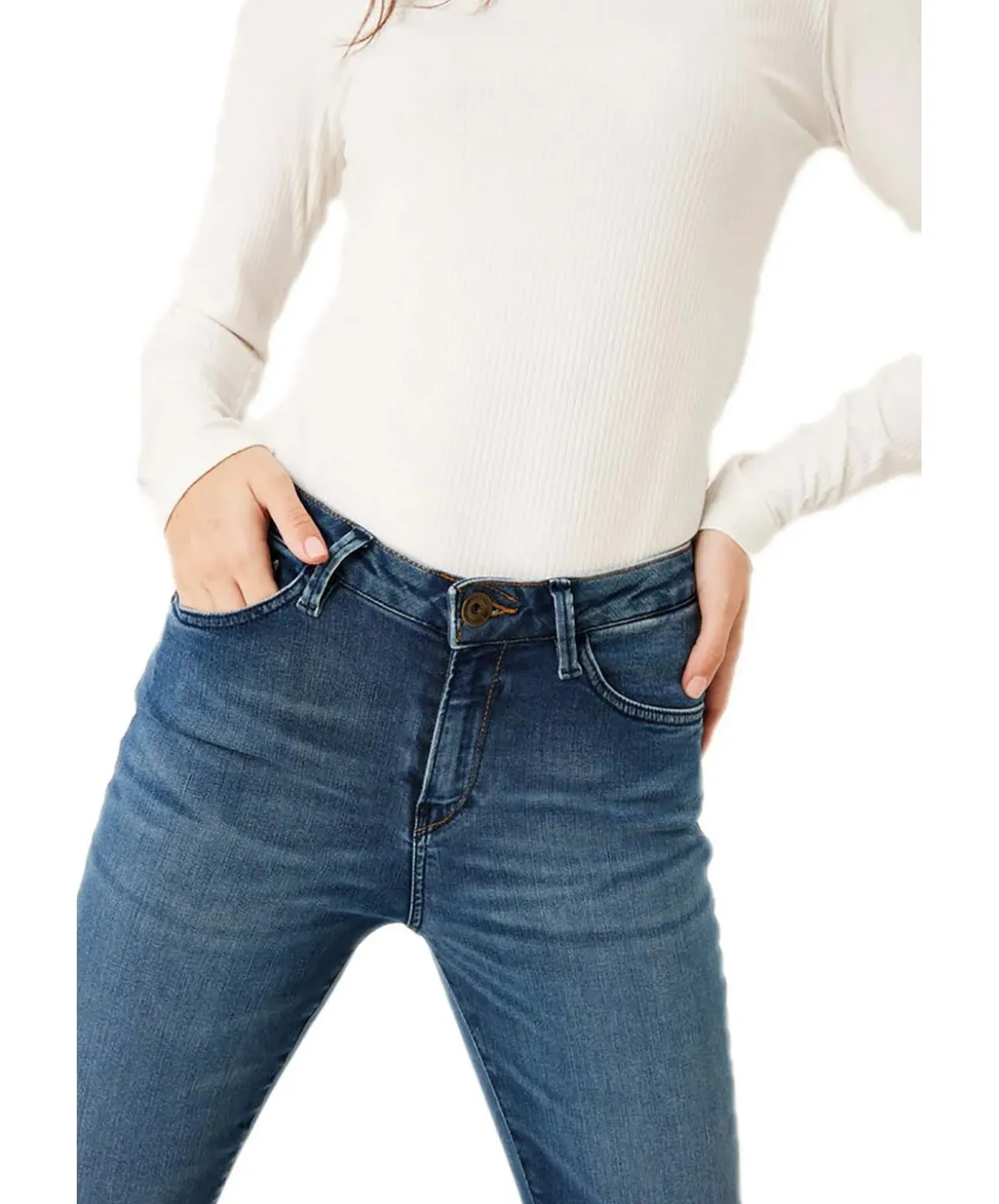 Garcia Jeans Flared Celia 245 in Mittelblau mit hoher Taille