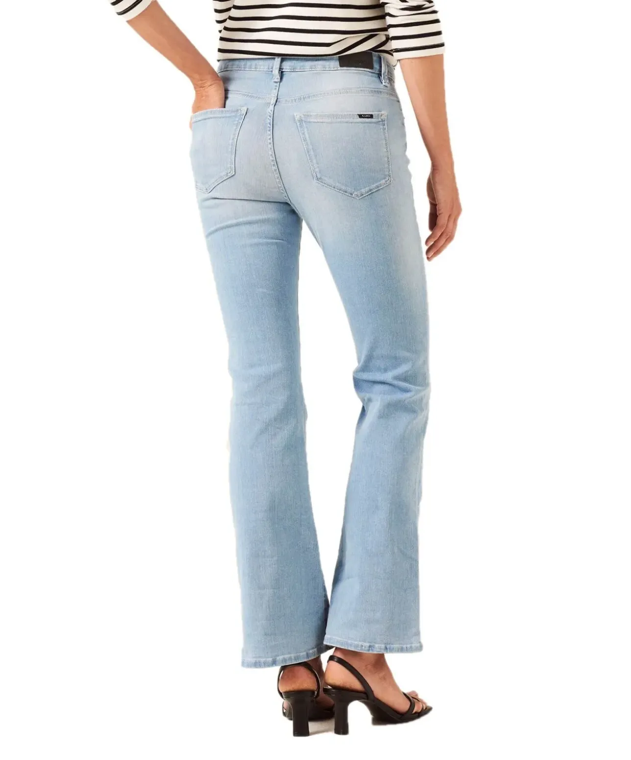 Garcia Jeans Flared Celia 245 mit hoher Taille in Hellblau