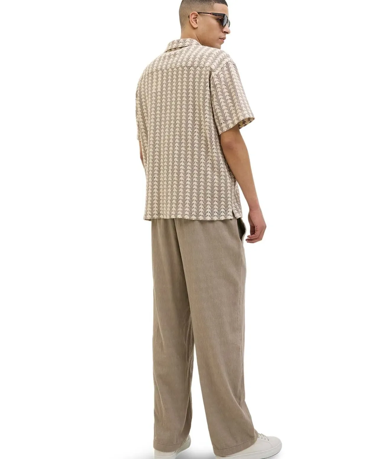 Jack & Jones Kurzarmhemd mit Resortkragen in Mocha Meringue