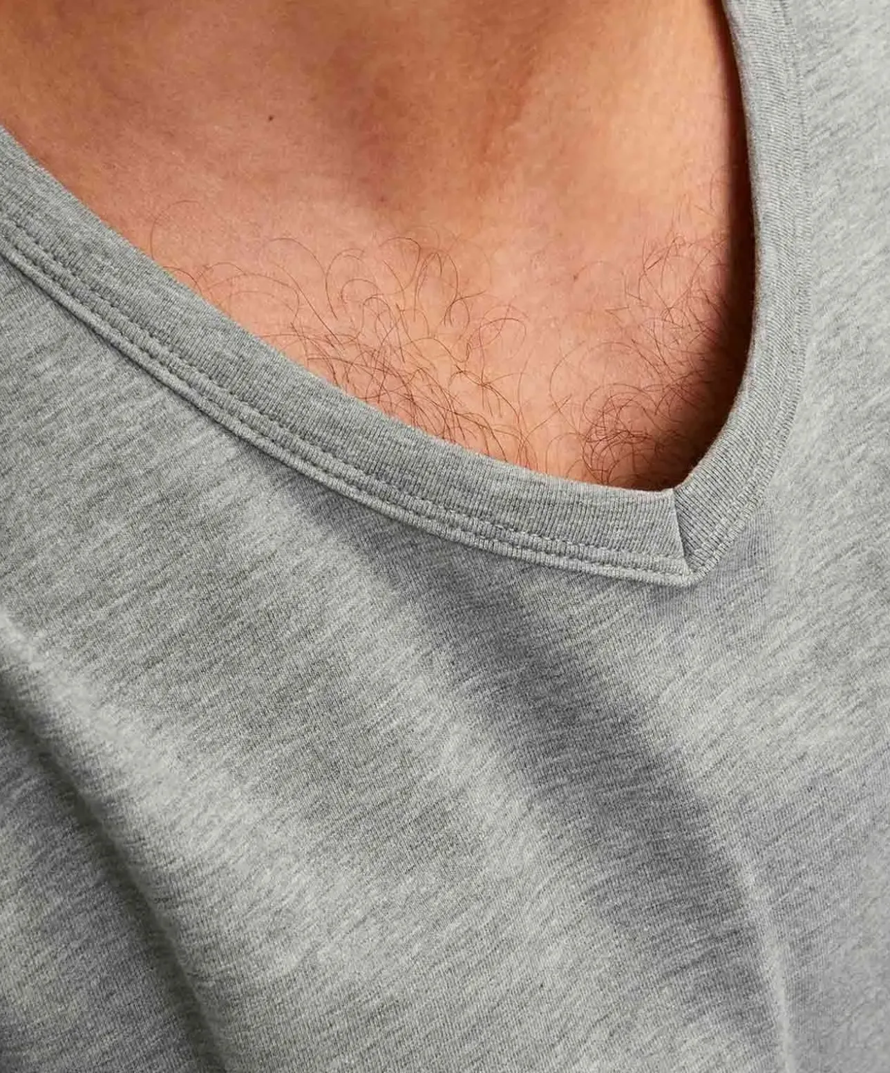 Jack & Jones T-Shirt Basic V-Neck Tee in Hellgrau