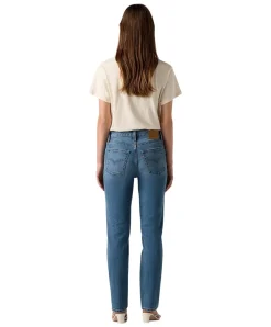 Levis 724 Jeans in mittelblauer Waschung mit hohem Bund
