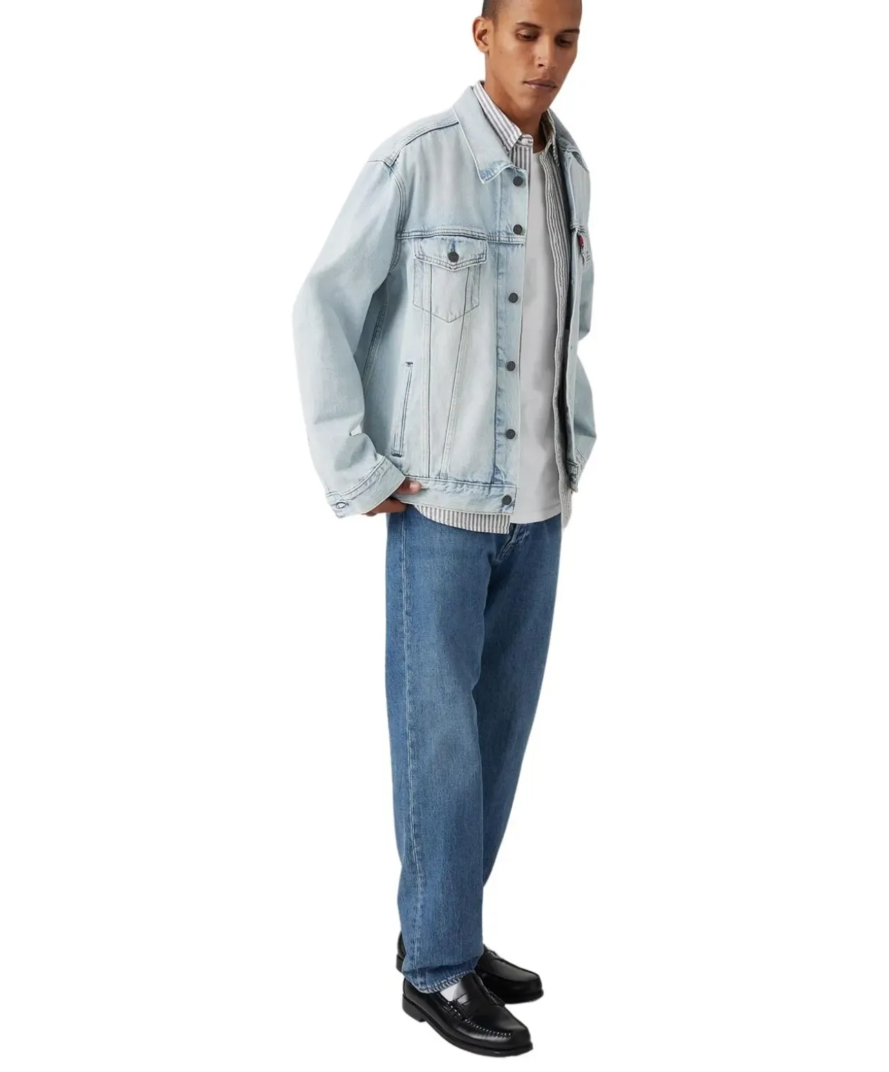 Levi’s 501 Jeans in mittlerem Blauton und geradem Bein