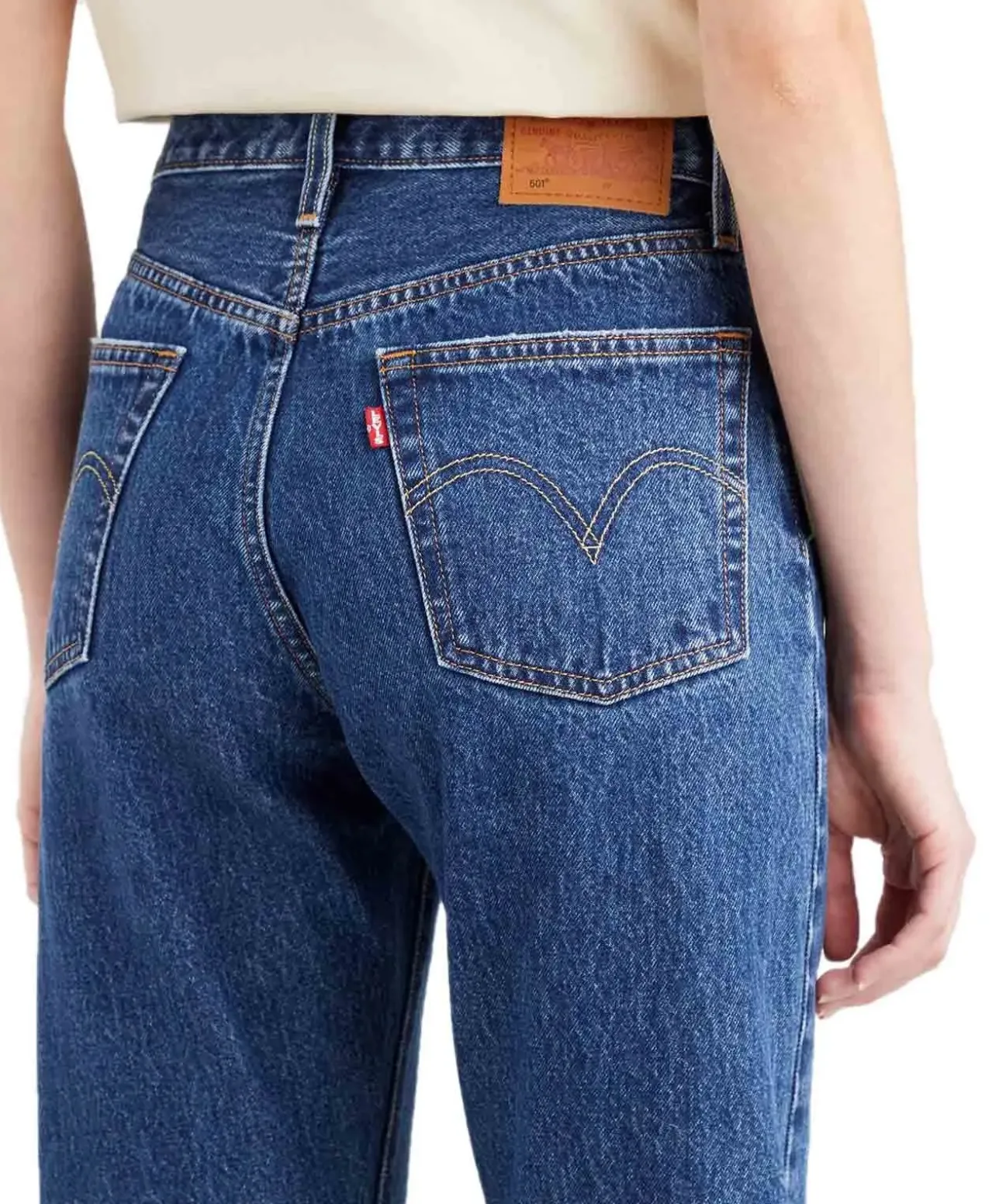 Levi's Jeans ⅞ Crop 501 in mittelblauer Orinda Troy Horse
