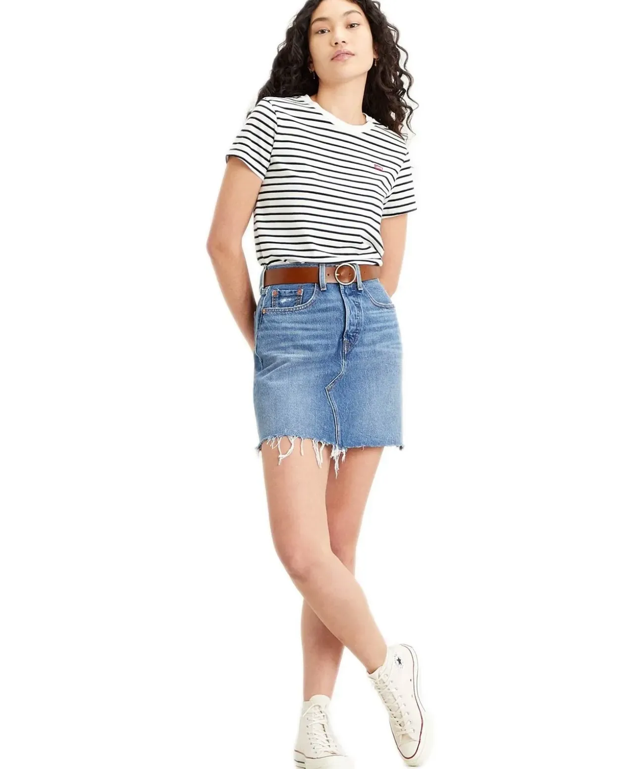 Levis Ledergürtel Athena in braun und gerundeter Schnalle