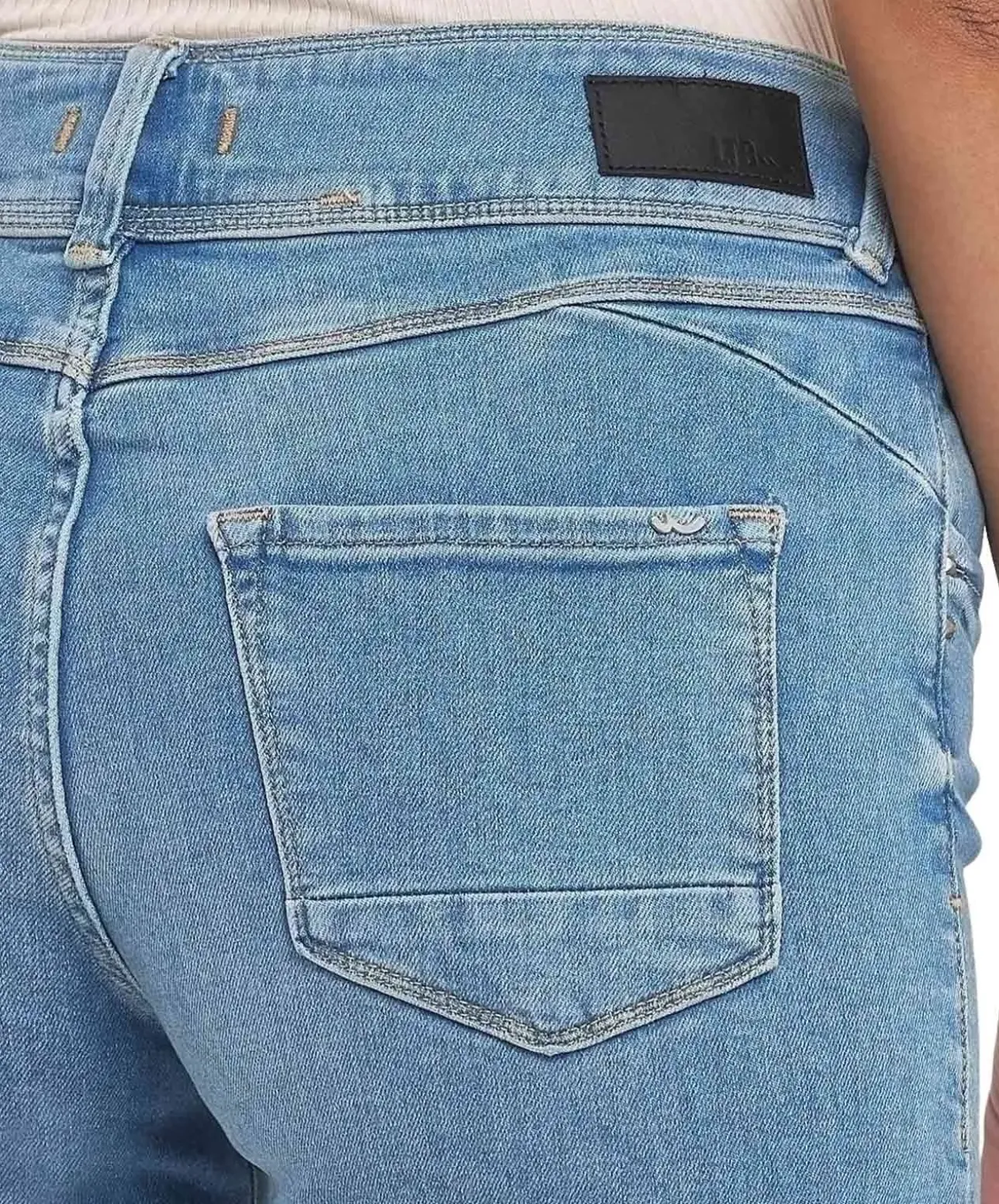 LTB Jeans Shorts Rosina in blau mit Doppelknopf-Verschluss