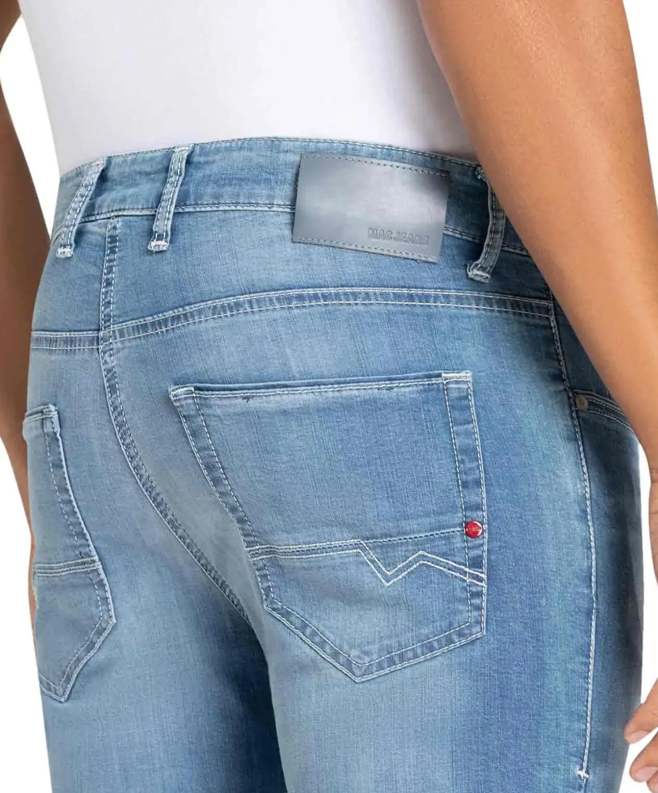 Mac Arne Pipe Jeans Modern Fit in Hellblauer Optik