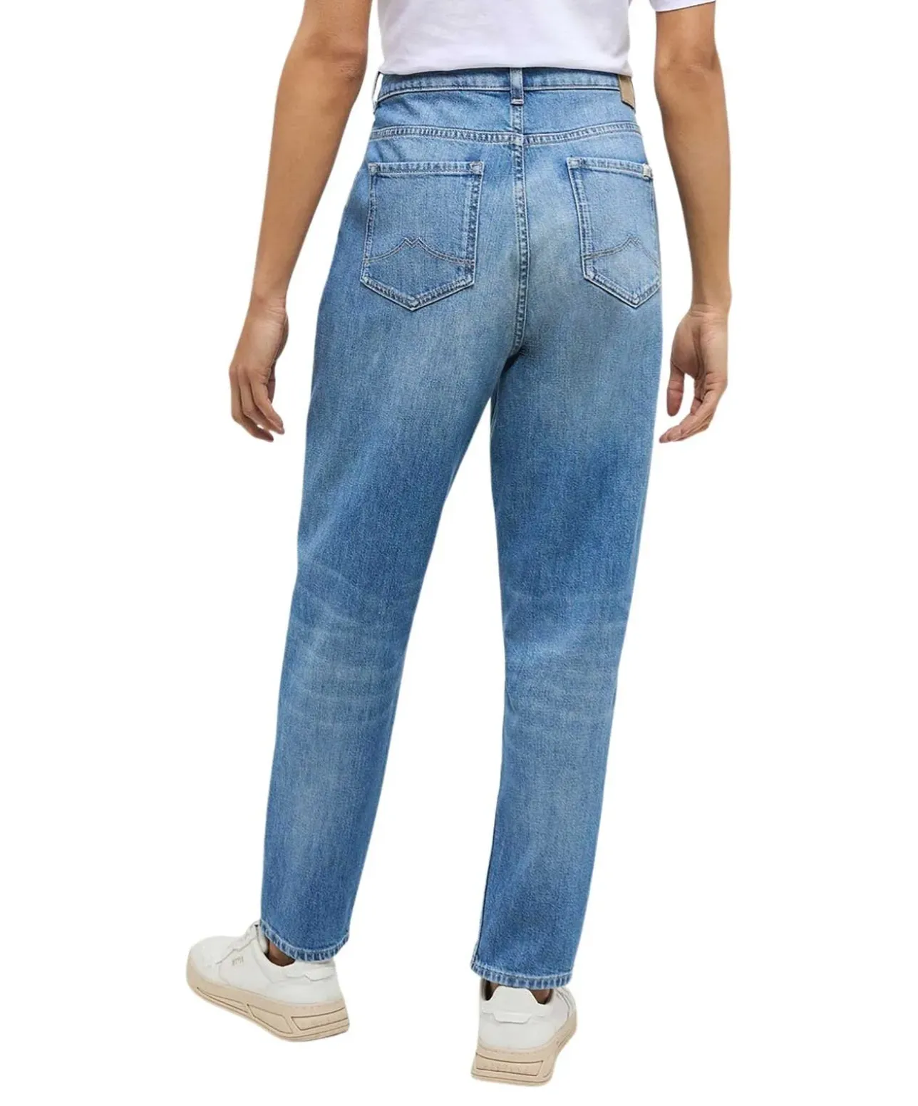 Mustang Charlotte Tapered im Mom Fit und hellblauer Waschung