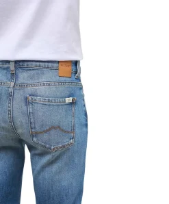 Mustang Crosby Jeans Straight Fit in hellblauer Waschung