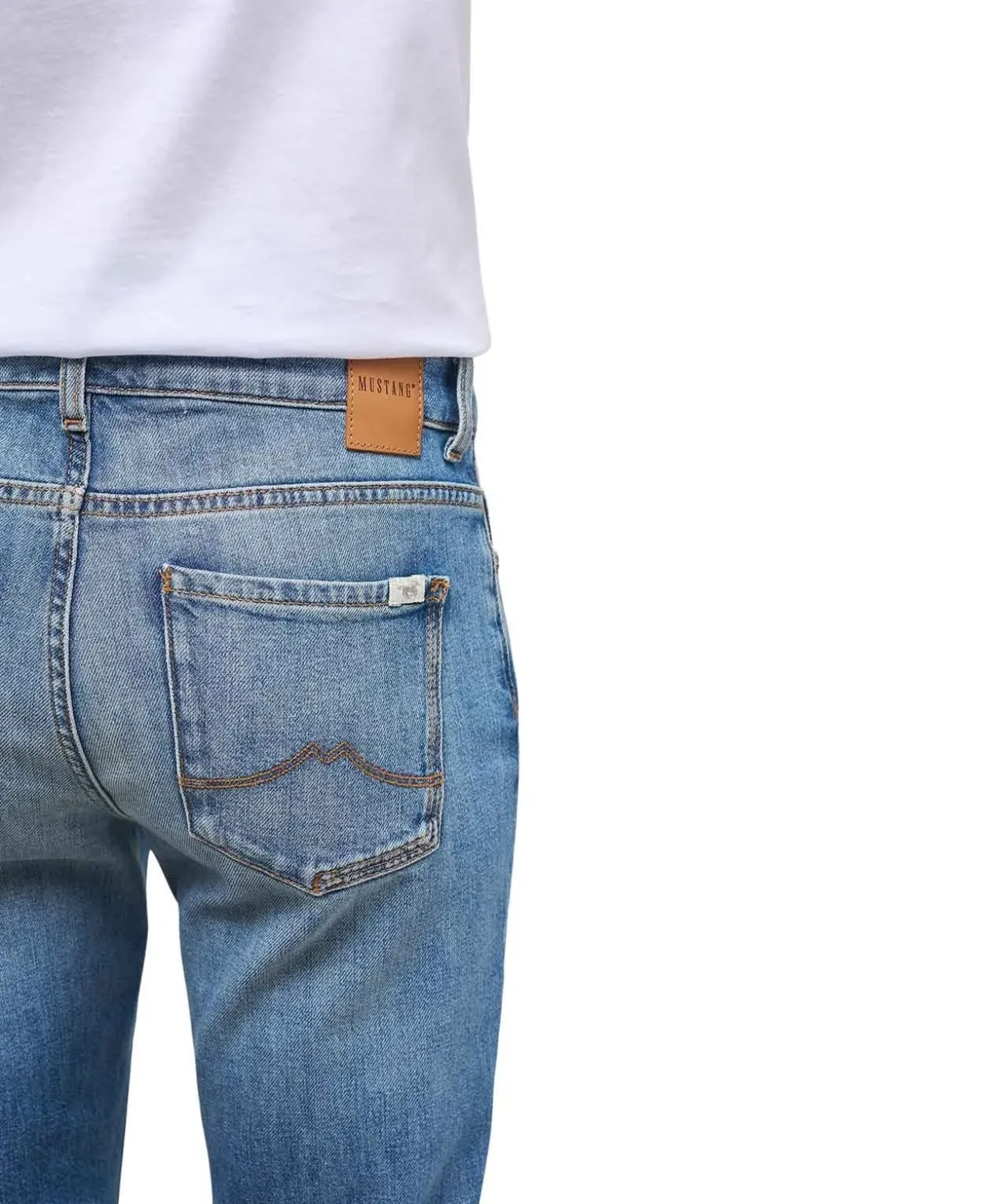 Mustang Crosby Jeans Straight Fit in hellblauer Waschung