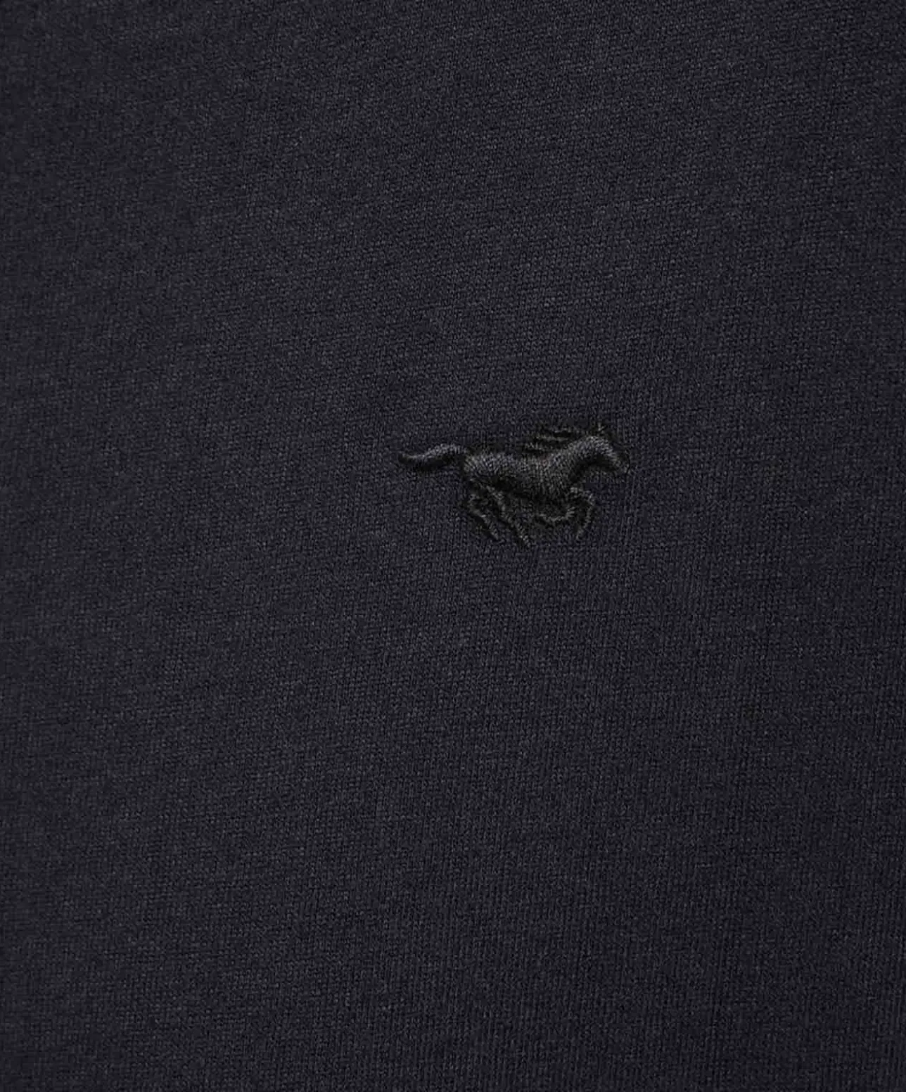 Mustang Langarmshirt Elly in Schwarz mit Rundhalsausschnitt