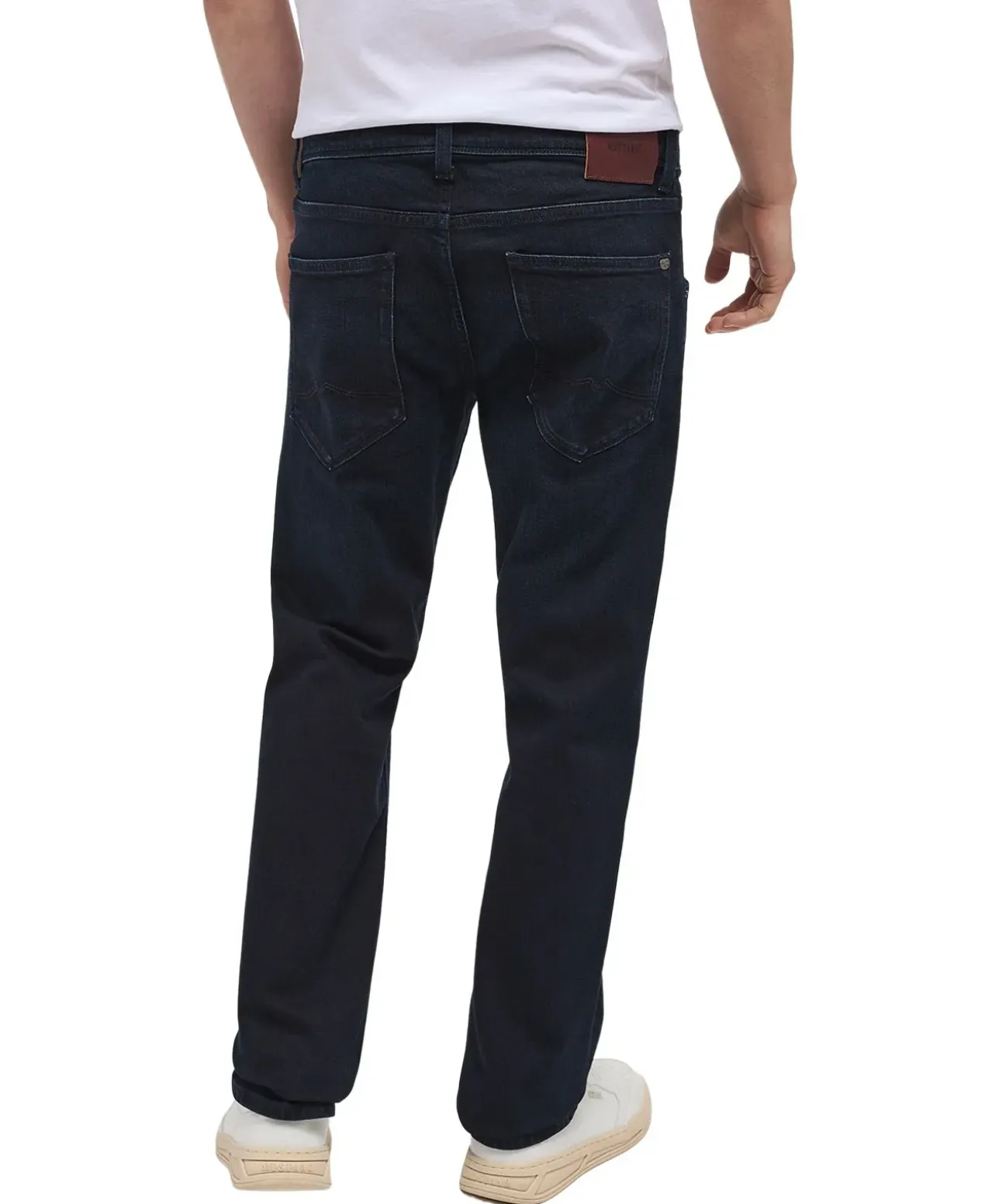 Mustang Michigan Straight Jeans in dunkelblauer Waschung