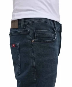 Mustang Oregon Slim fit Jeans in dunkler Blauton Waschung