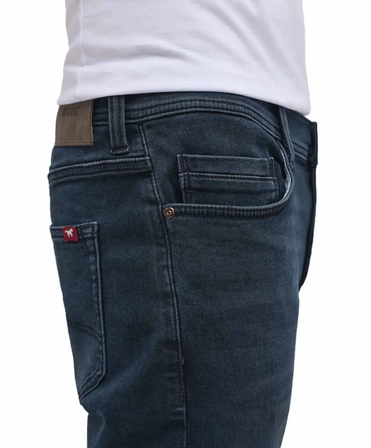 Mustang Oregon Slim fit Jeans in dunkler Blauton Waschung