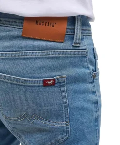 Mustang Oregon Slim fit Jeans in hellblauer Waschung