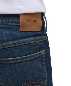 Mustang Tramper Straight Jeans in dunkler Waschung
